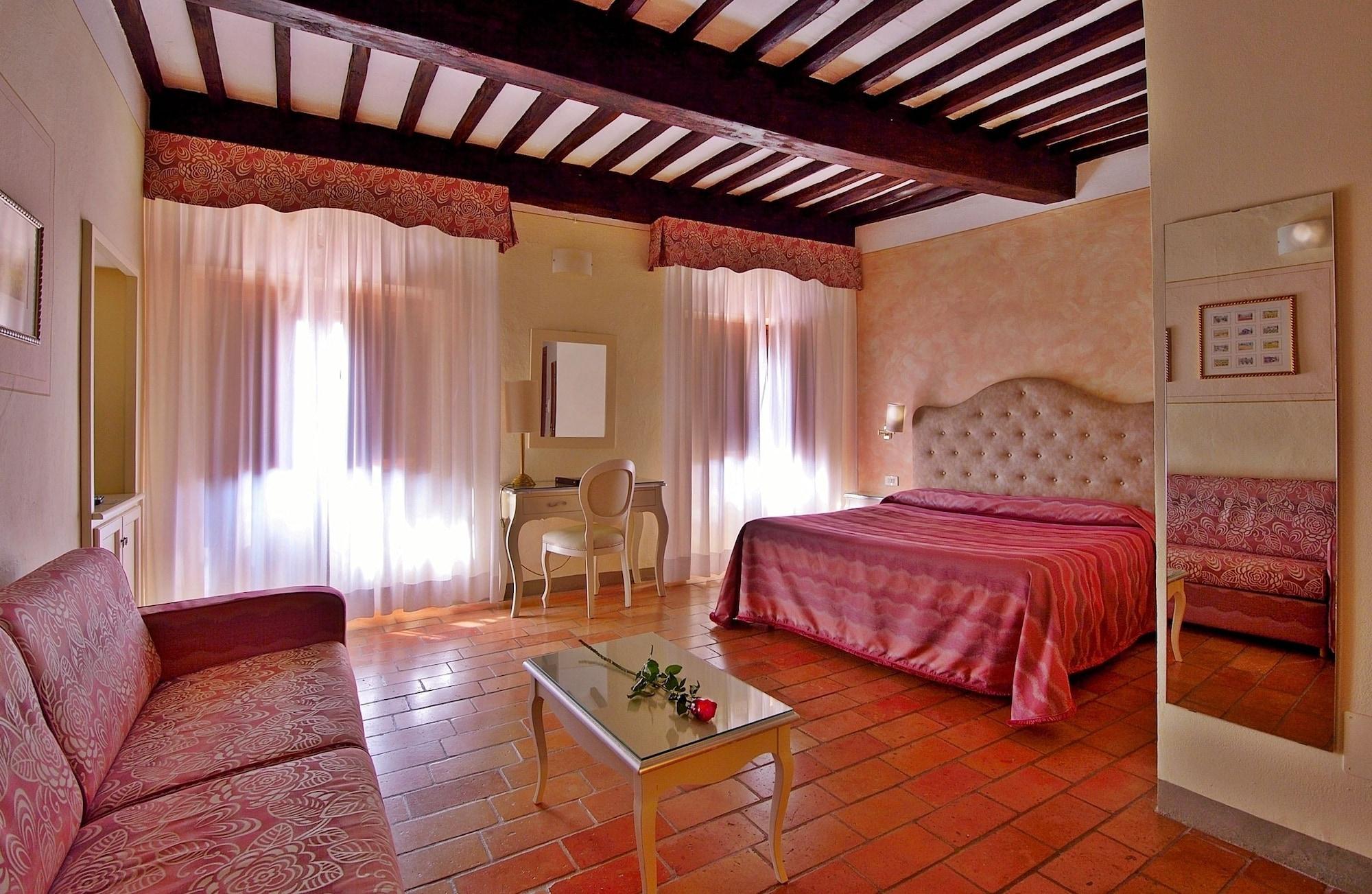 Hotel Leon Bianco San Gimignano Esterno foto