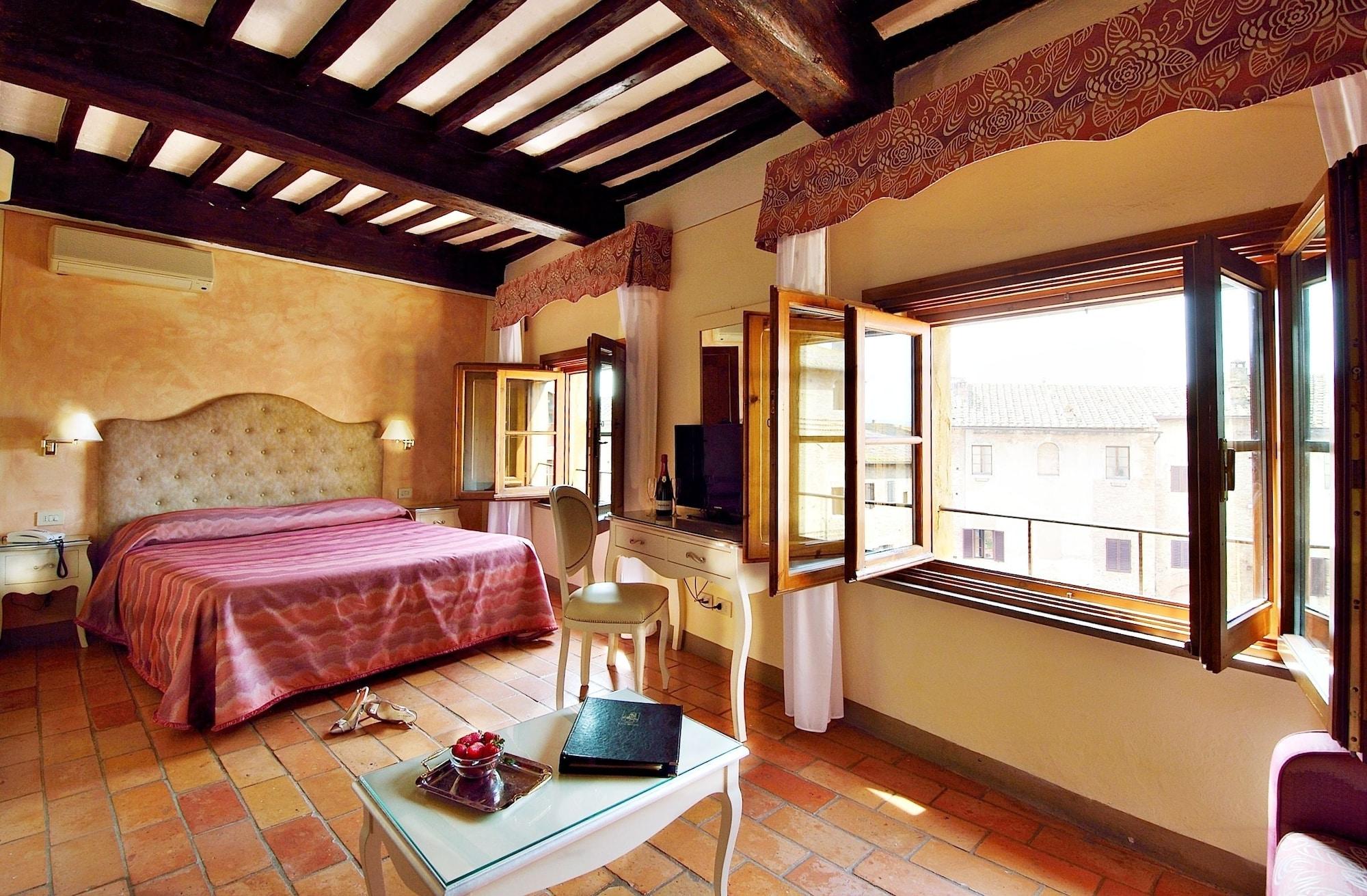 Hotel Leon Bianco San Gimignano Esterno foto