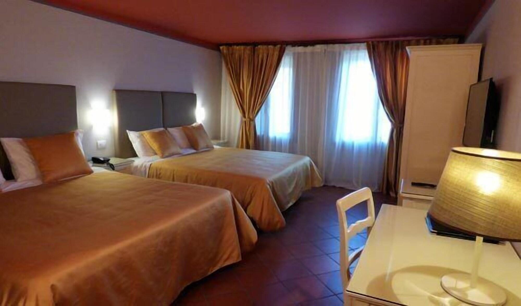 Hotel Leon Bianco San Gimignano Esterno foto