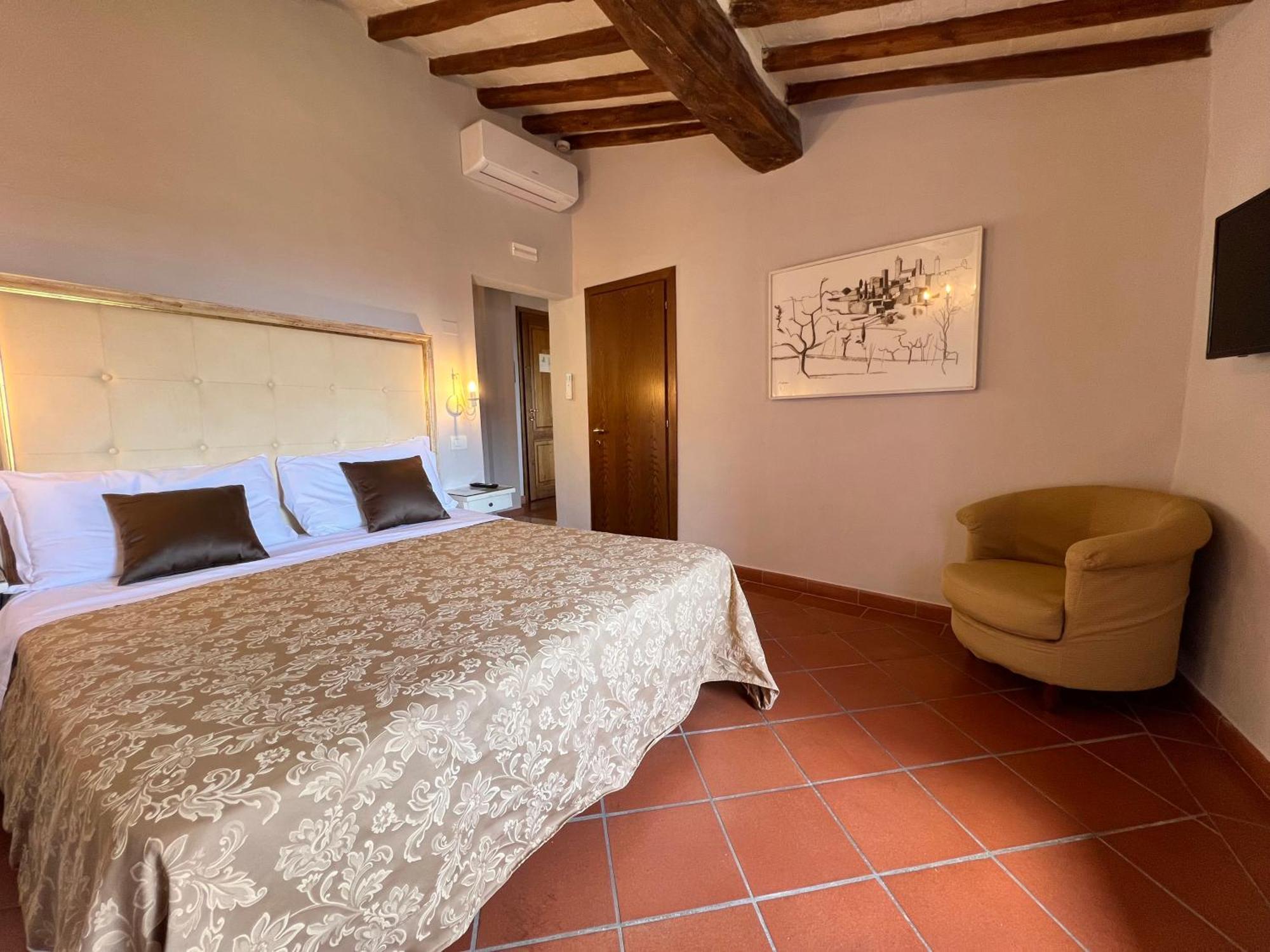 Hotel Leon Bianco San Gimignano Esterno foto