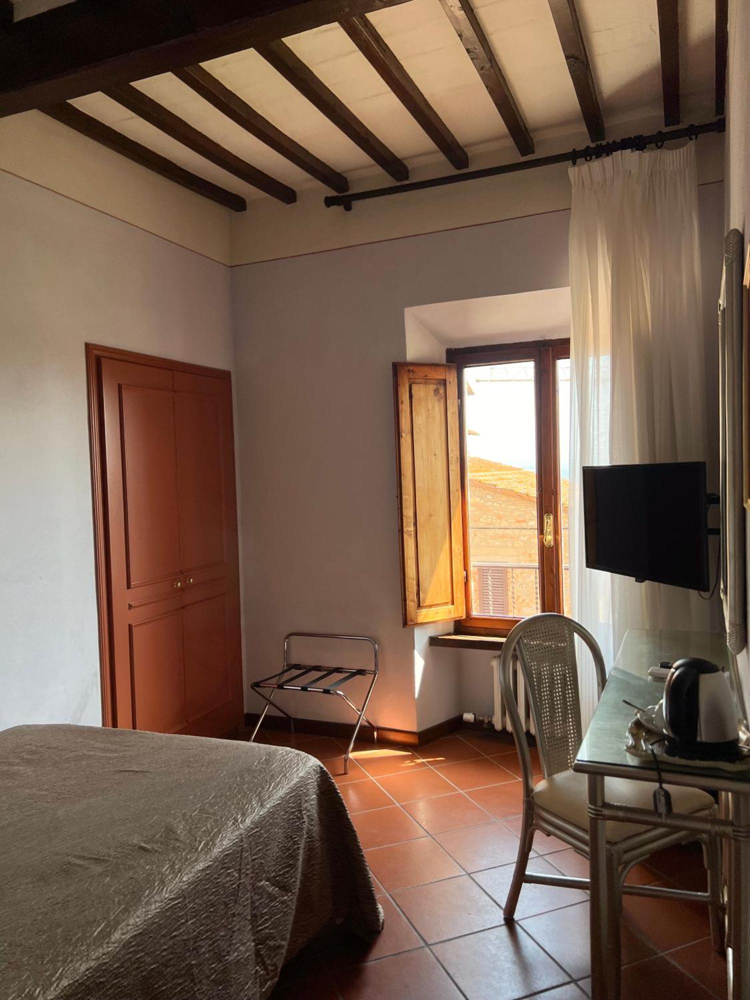 Hotel Leon Bianco San Gimignano Esterno foto