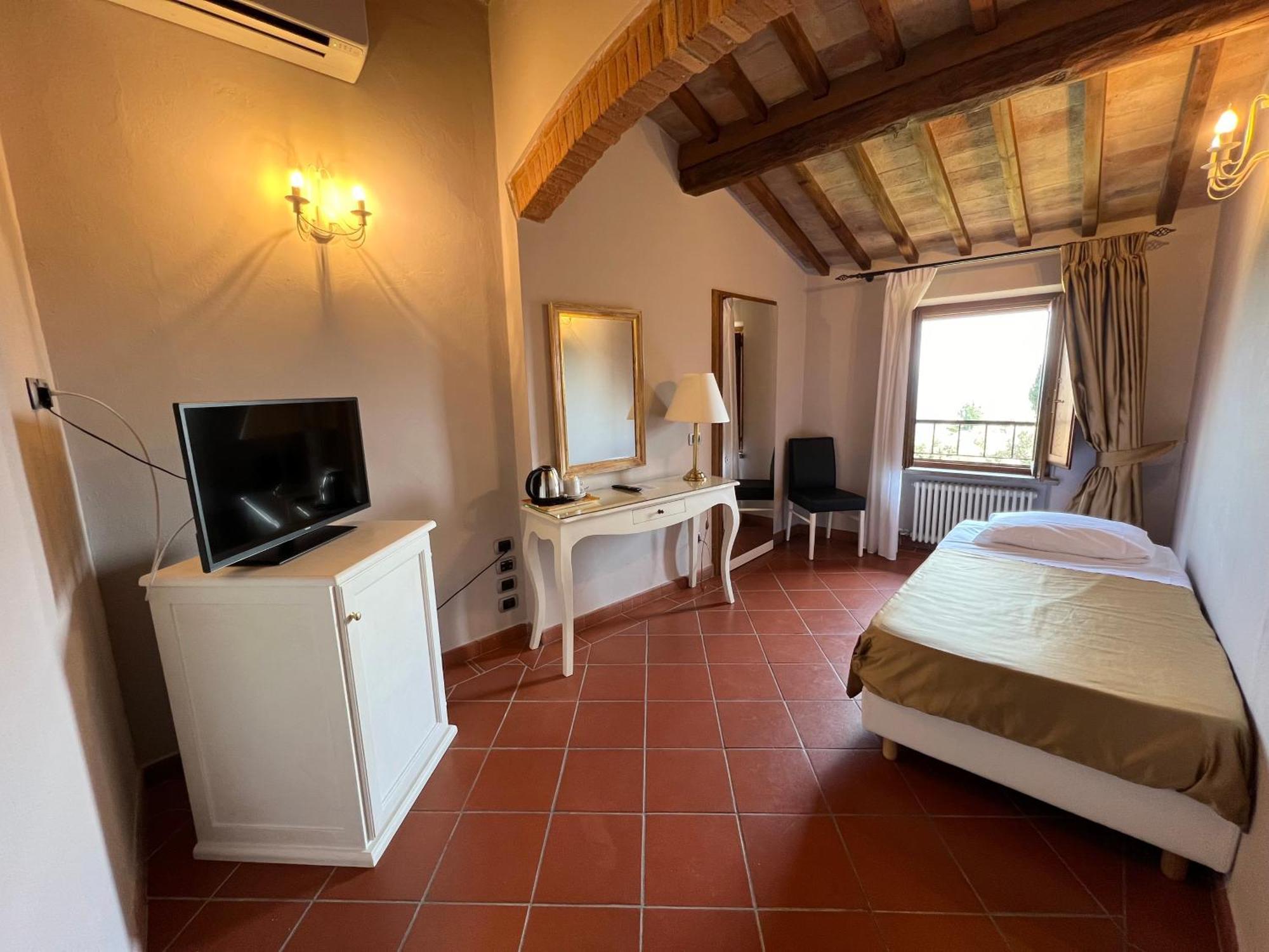 Hotel Leon Bianco San Gimignano Esterno foto