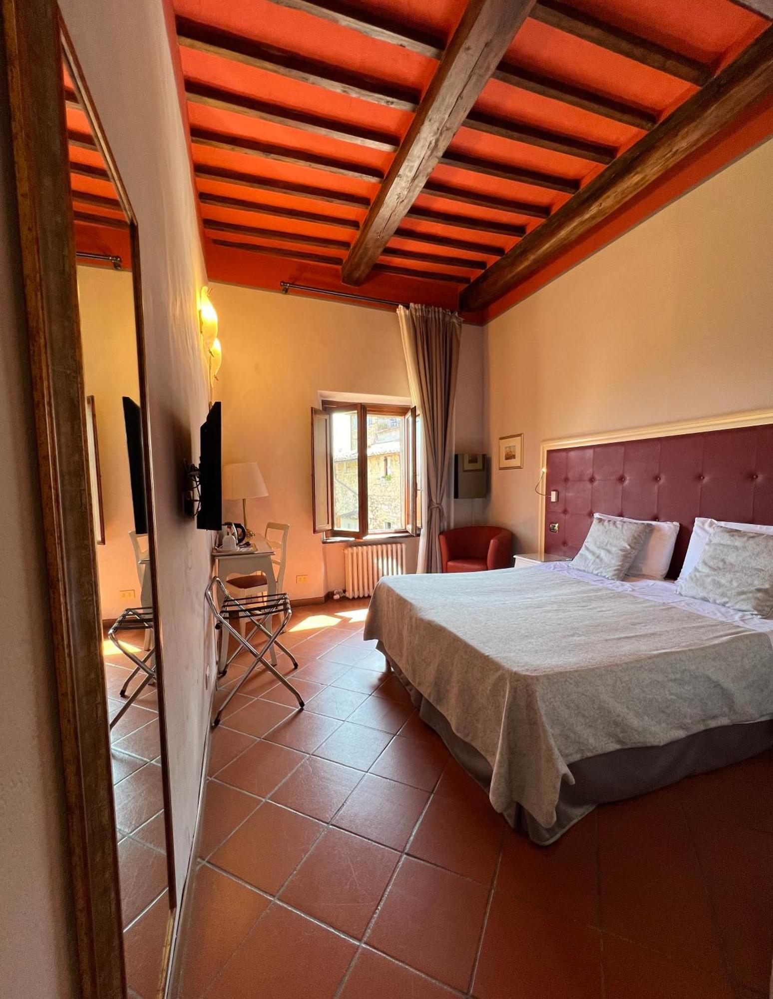 Hotel Leon Bianco San Gimignano Esterno foto