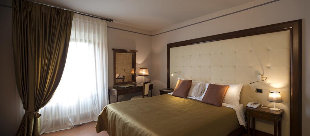 Hotel Leon Bianco San Gimignano Esterno foto