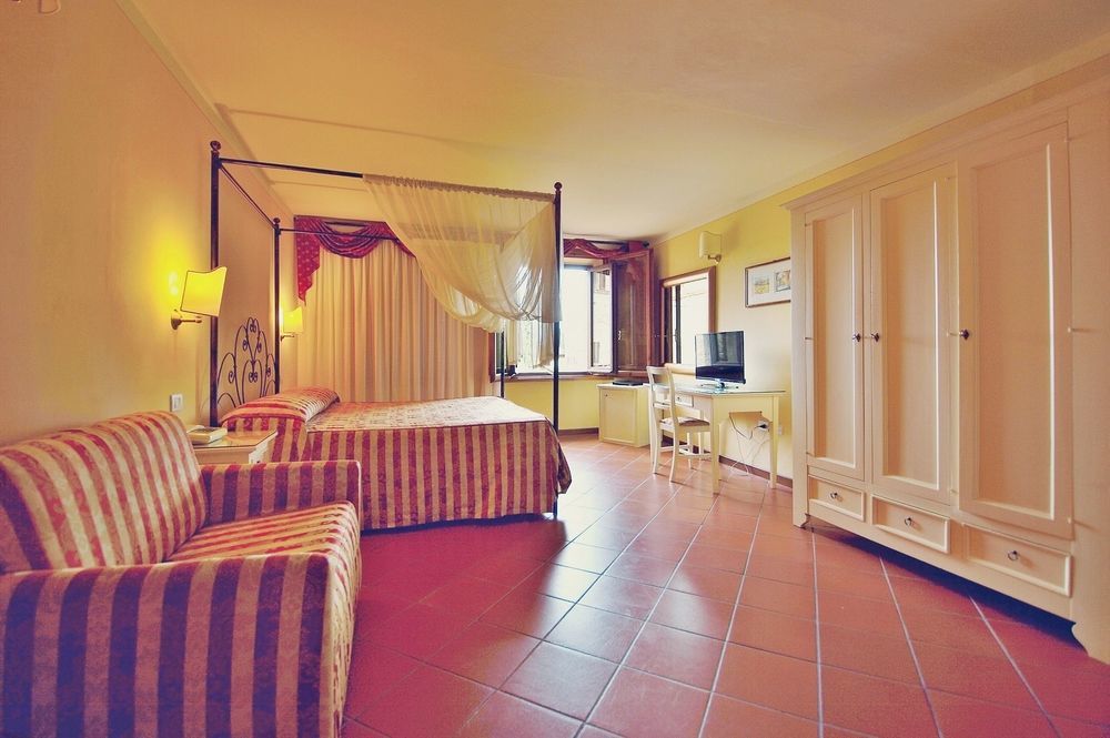 Hotel Leon Bianco San Gimignano Esterno foto