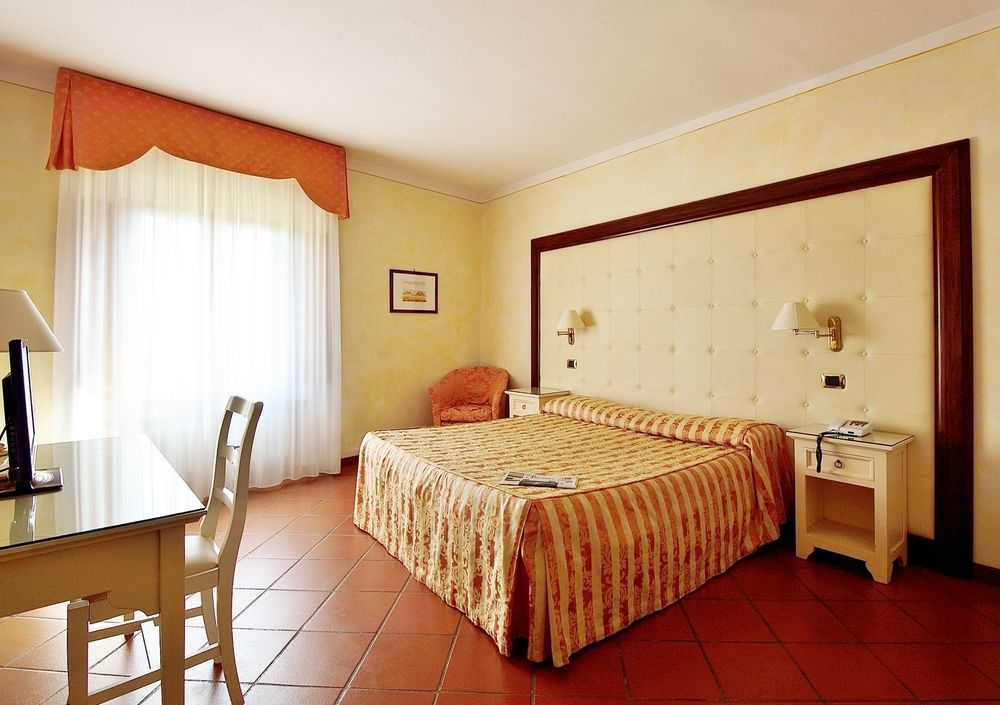 Hotel Leon Bianco San Gimignano Esterno foto